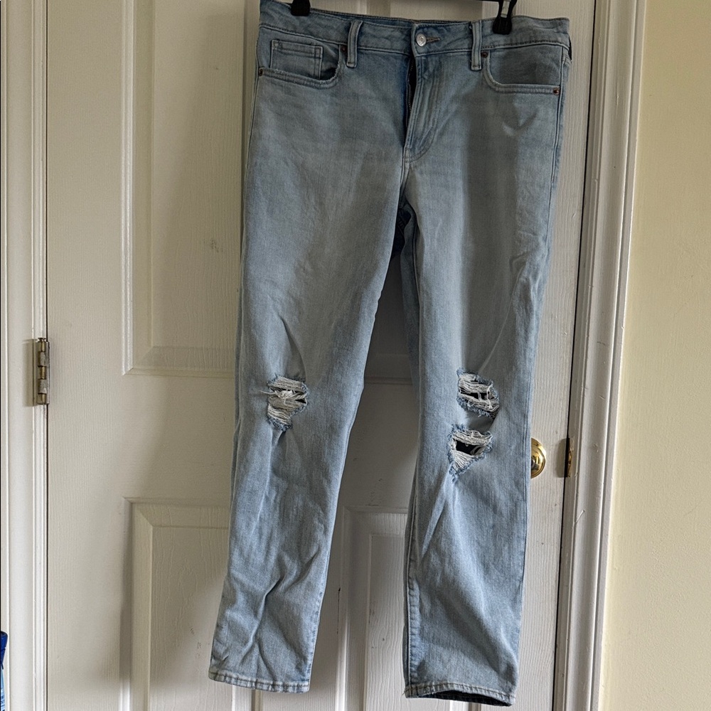 Women’s Light Blue Distressed Jeans ankle length